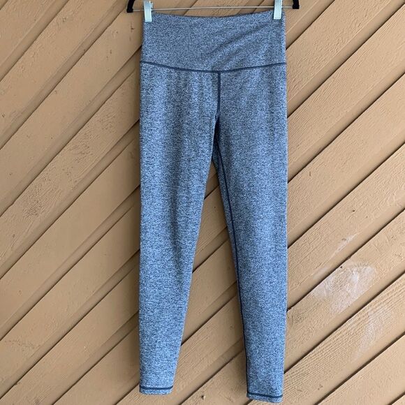 Victoria’s Secret Sport Knockout Grey Leggings - Picture 1 of 7